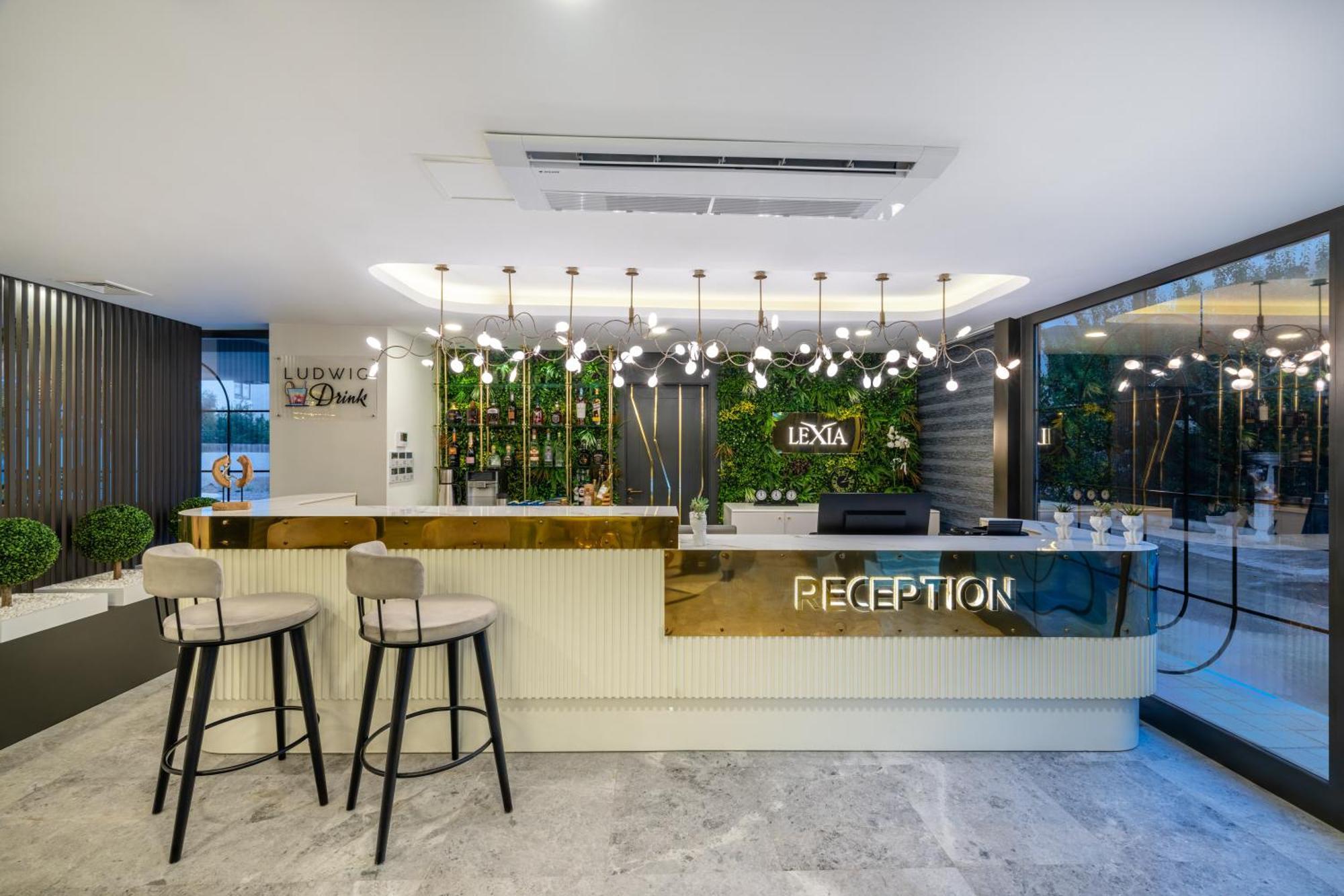 Lexia Hotels Анталия Екстериор снимка
